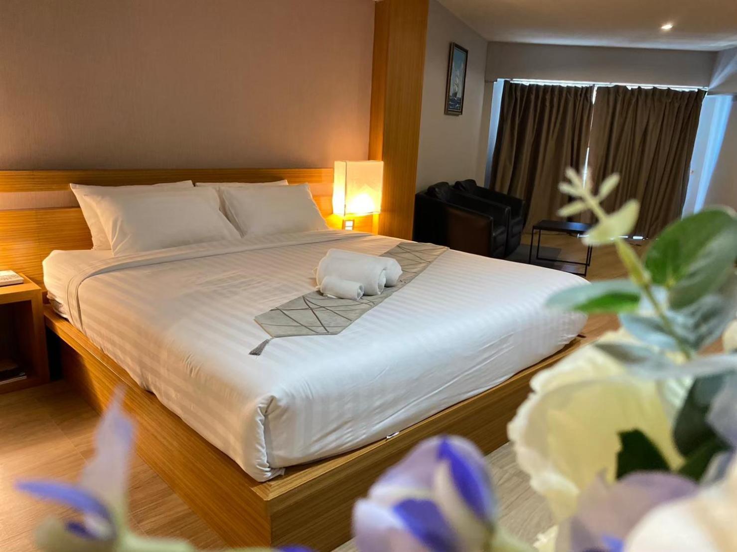 Buritel Hotel Бурирам Екстериор снимка