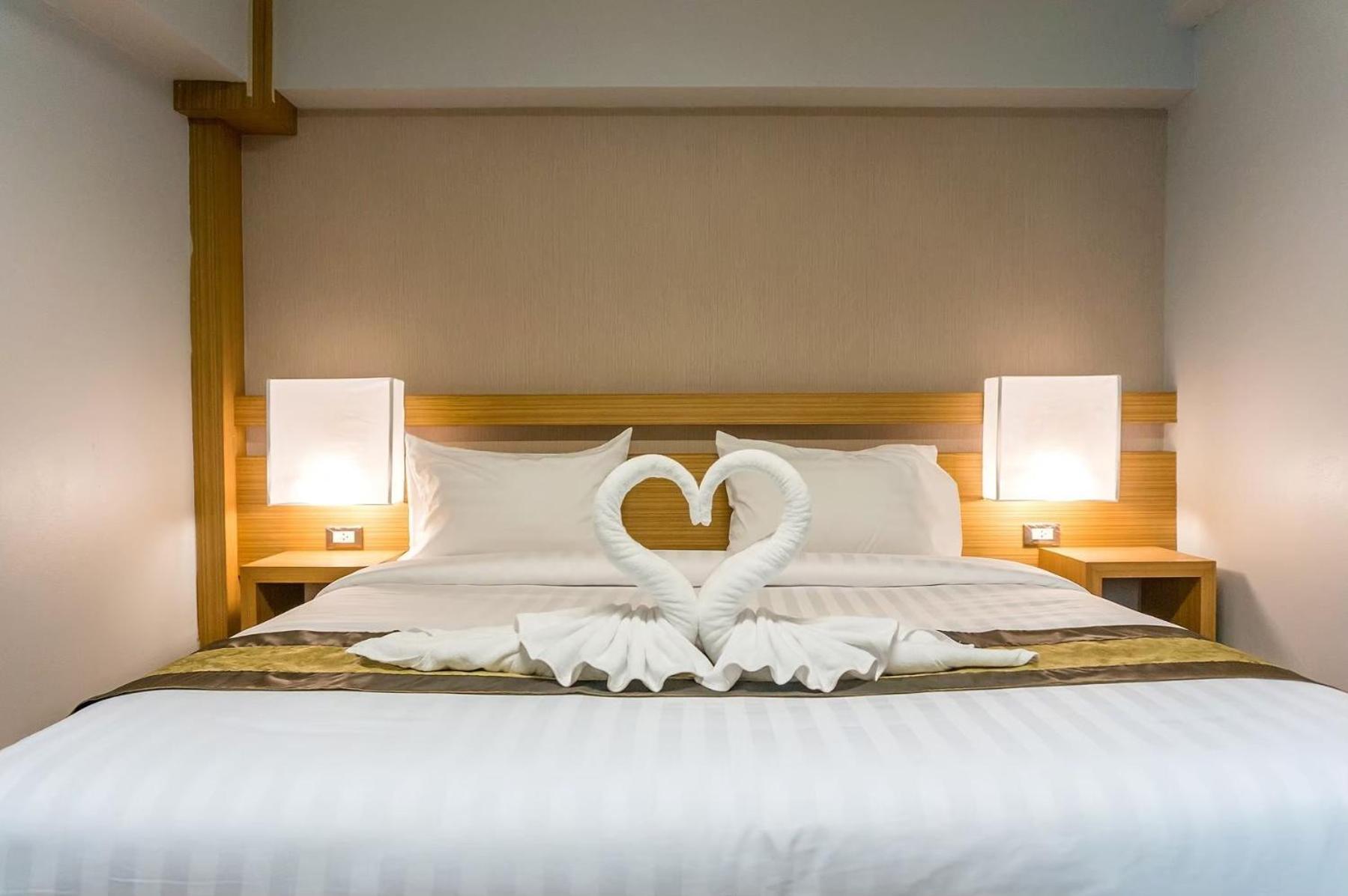 Buritel Hotel Бурирам Екстериор снимка