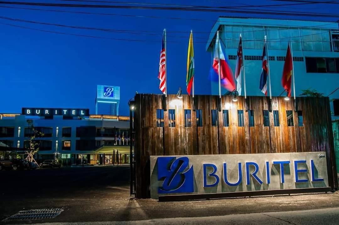 Buritel Hotel Бурирам Екстериор снимка