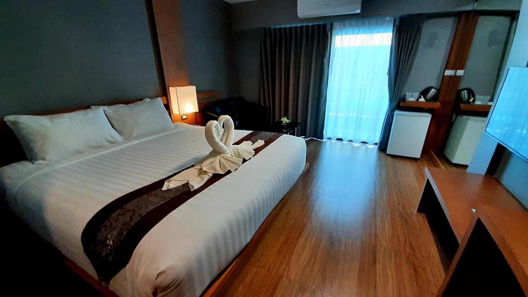 Buritel Hotel Бурирам Екстериор снимка