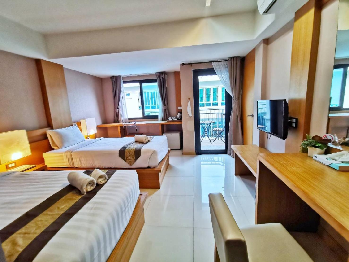 Buritel Hotel Бурирам Екстериор снимка